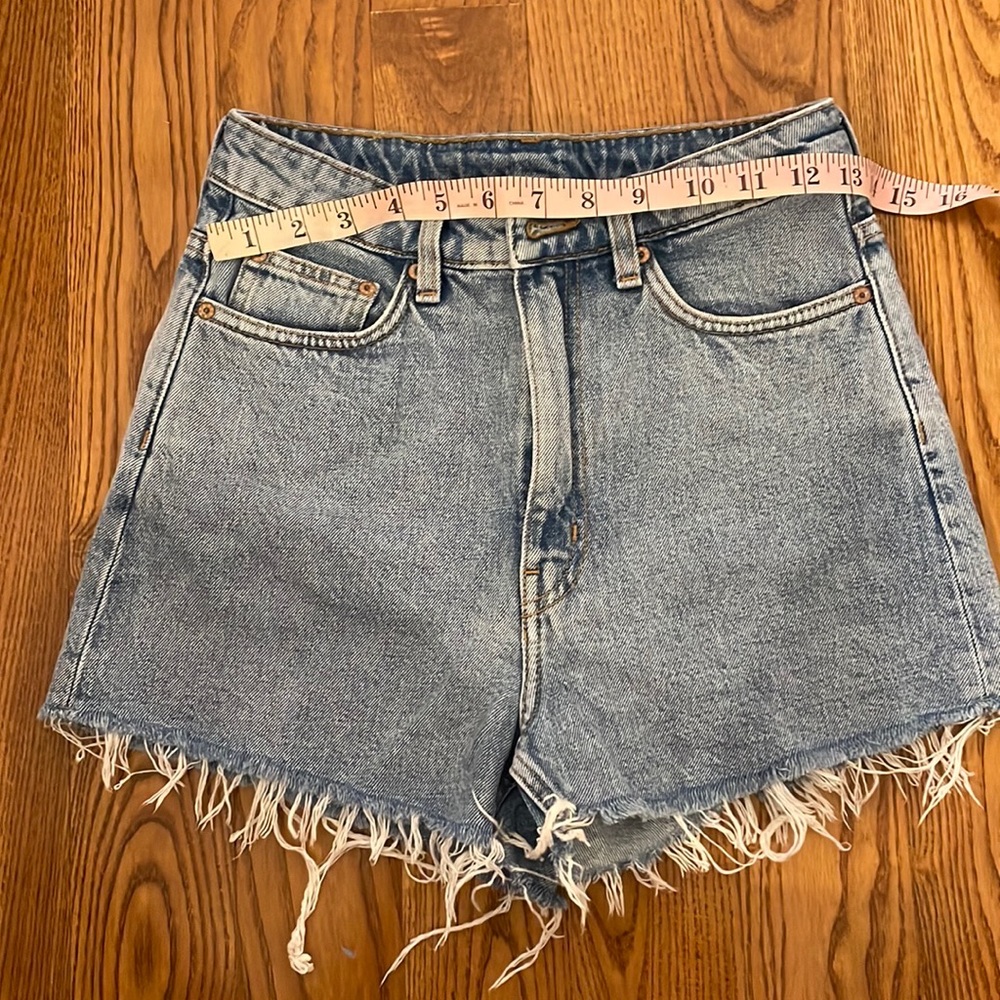Weekday Rowe Denim Shorts High Rise Size 4 (36) - Picture 7 of 7